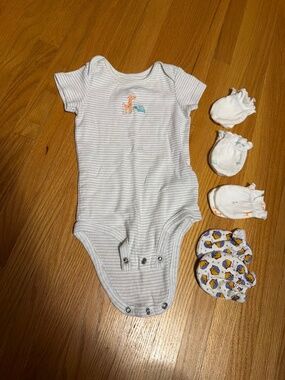 Carter’s set of 6 month onesie and 4 newborn baby mitts - cotton